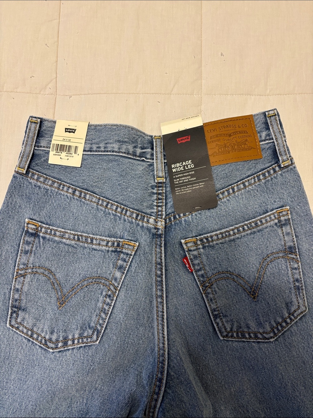 Levi’s Ribcage Wide Leg Super High Rise Jeans - Picture 4 of 4